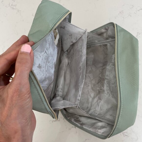 Saje Natural Wellness Cosmetic Toiletry Zip Bag Mint Green Gold Hardware NWOT - Picture 7 of 10